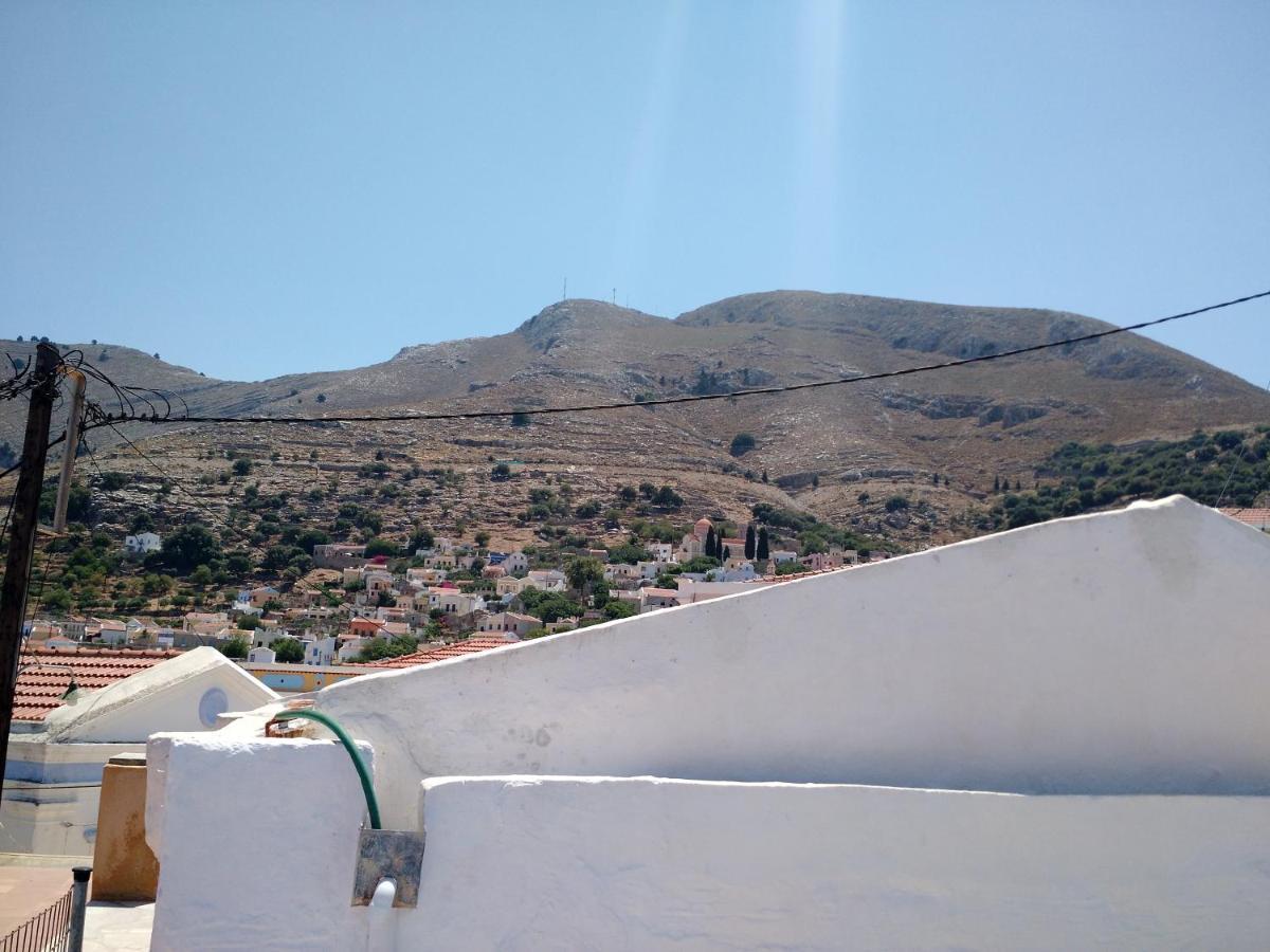 Marthas Traditional House Simi Exterior foto