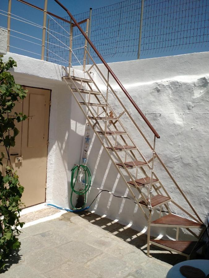 Marthas Traditional House Simi Exterior foto