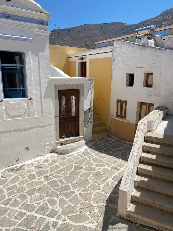 Marthas Traditional House Simi Exterior foto