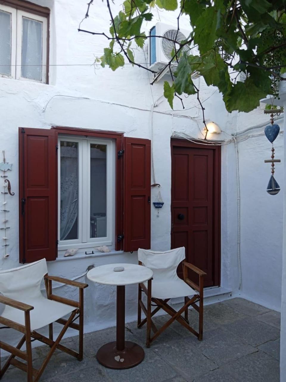 Marthas Traditional House Simi Exterior foto